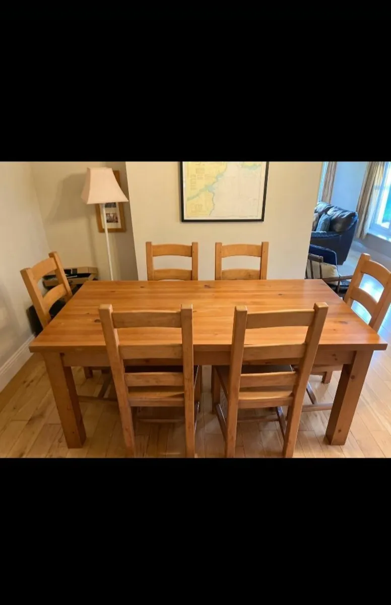 Table and Chairs - Image 4