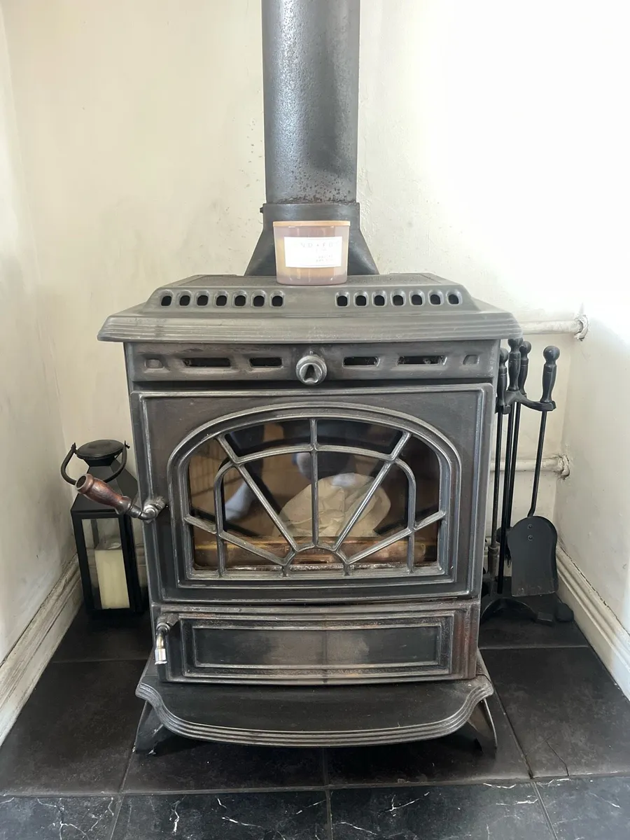 Stanley Erin solid fuel stove with back boiler - Image 1