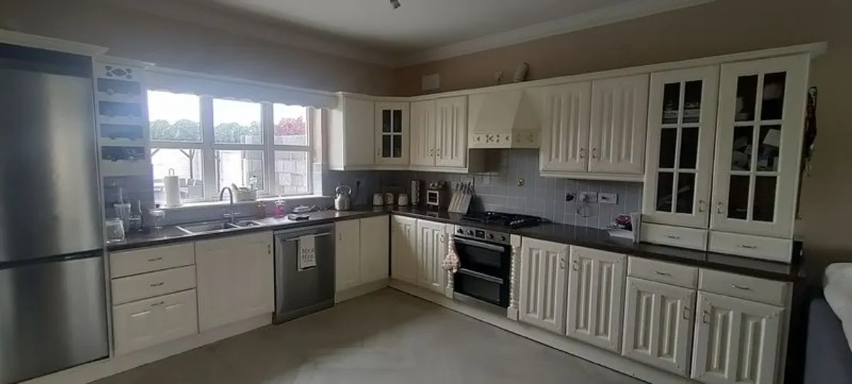 Kitchen cabinets - Image 1
