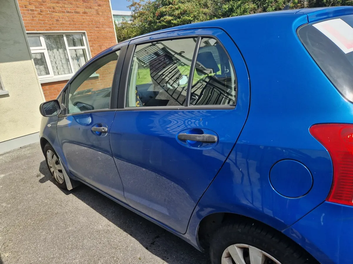 Toyota Yaris 2008 - Image 2