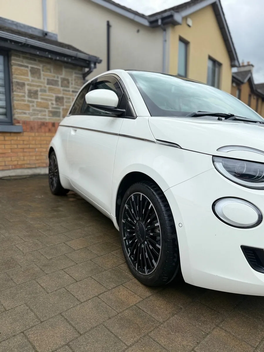 Fiat500E LaPrima - Image 2