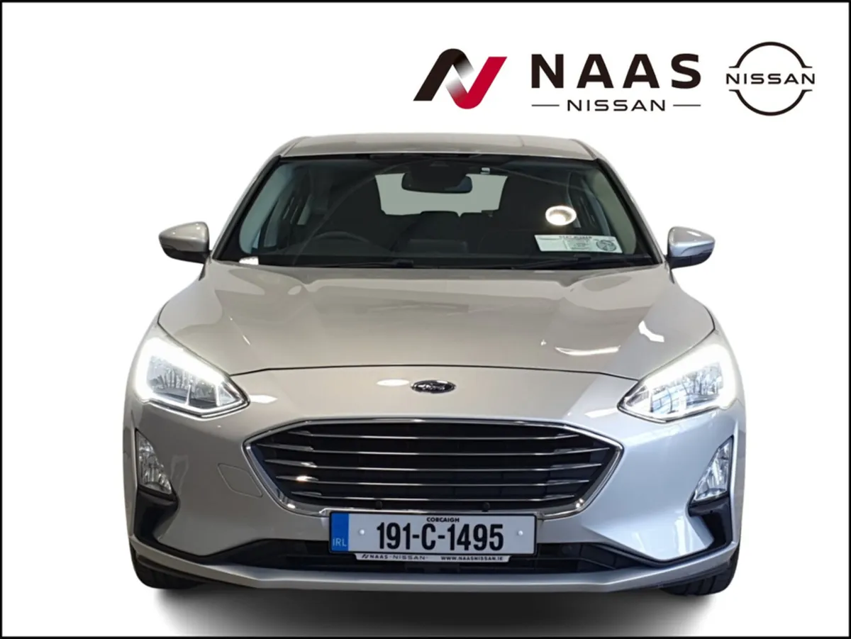 Ford Focus TITANIUM 1.0 ECOBOOST 12 5DR 125 - Image 2