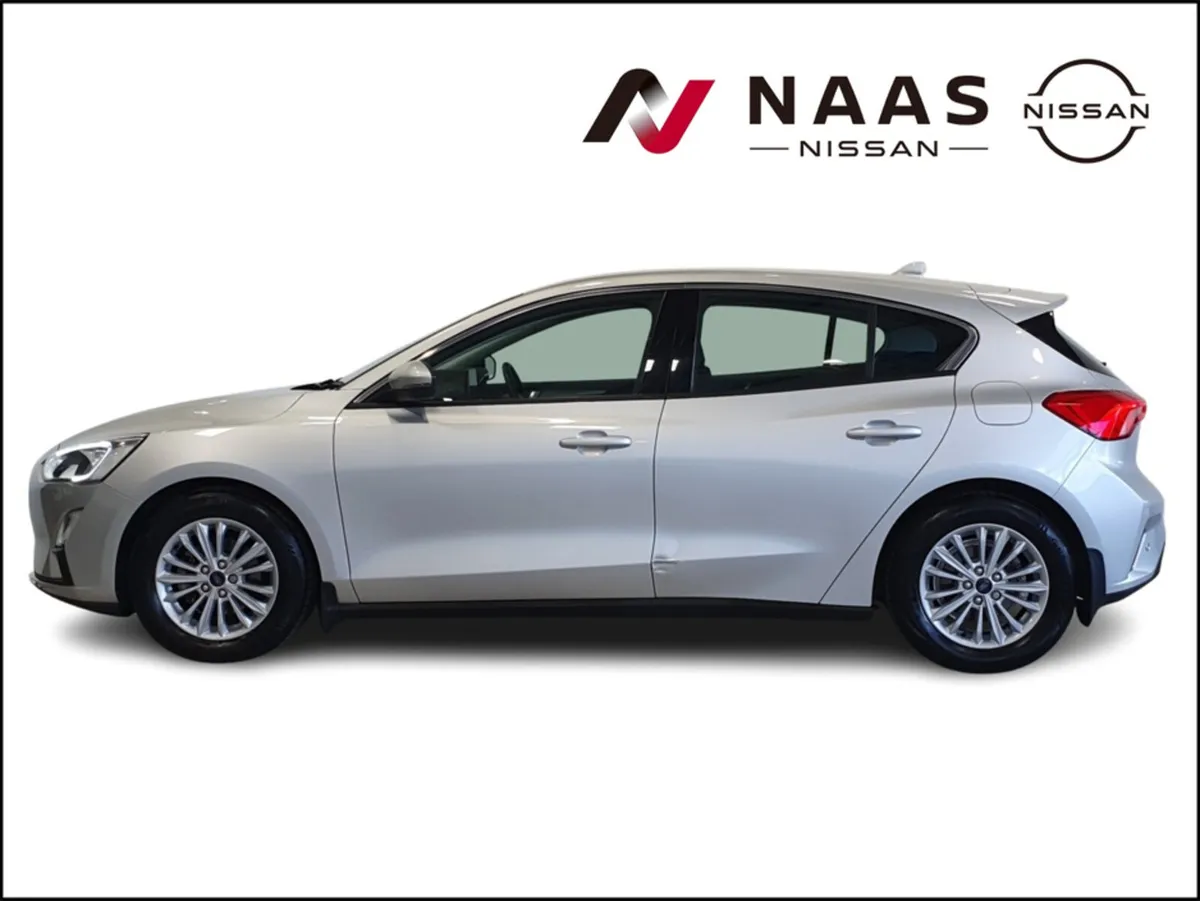 Ford Focus TITANIUM 1.0 ECOBOOST 12 5DR 125 - Image 3
