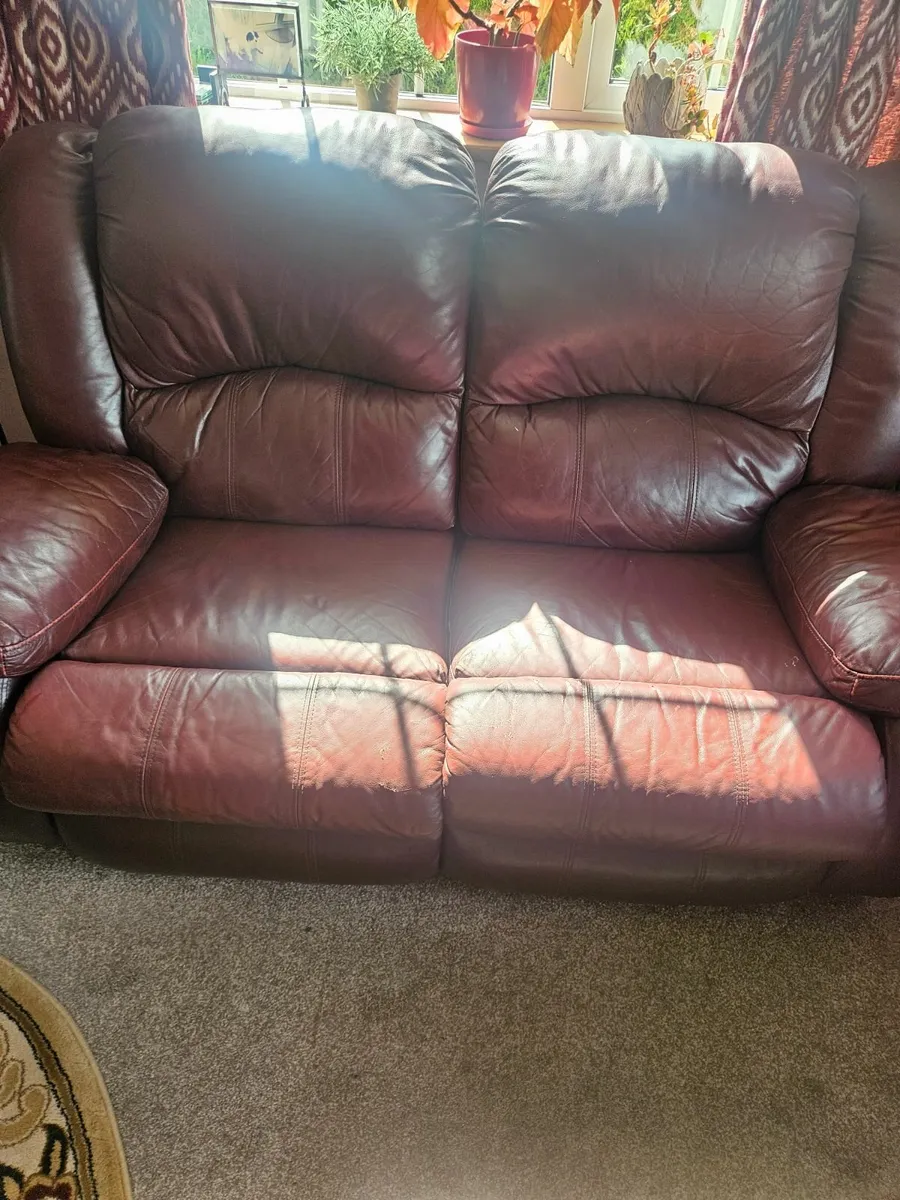 couch and 2 armchairs - Image 2