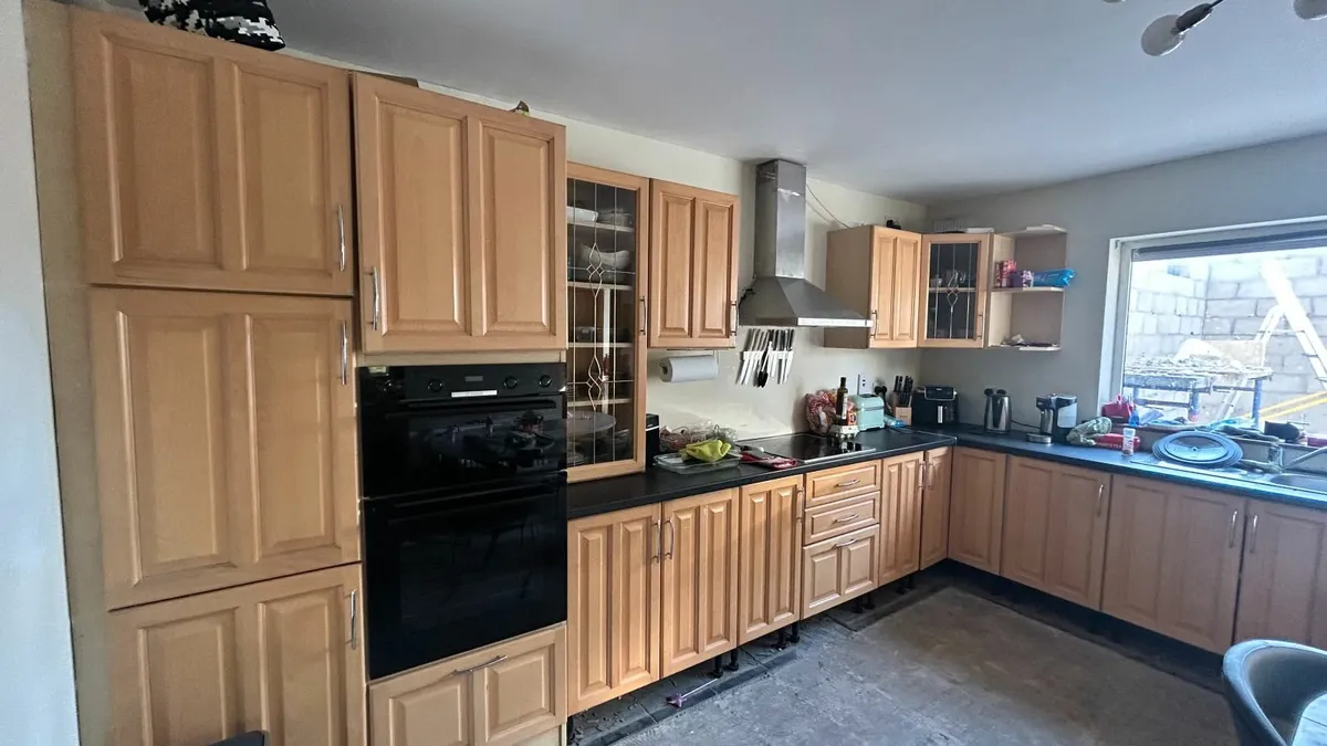 kitchen units and  Appliances - Image 1