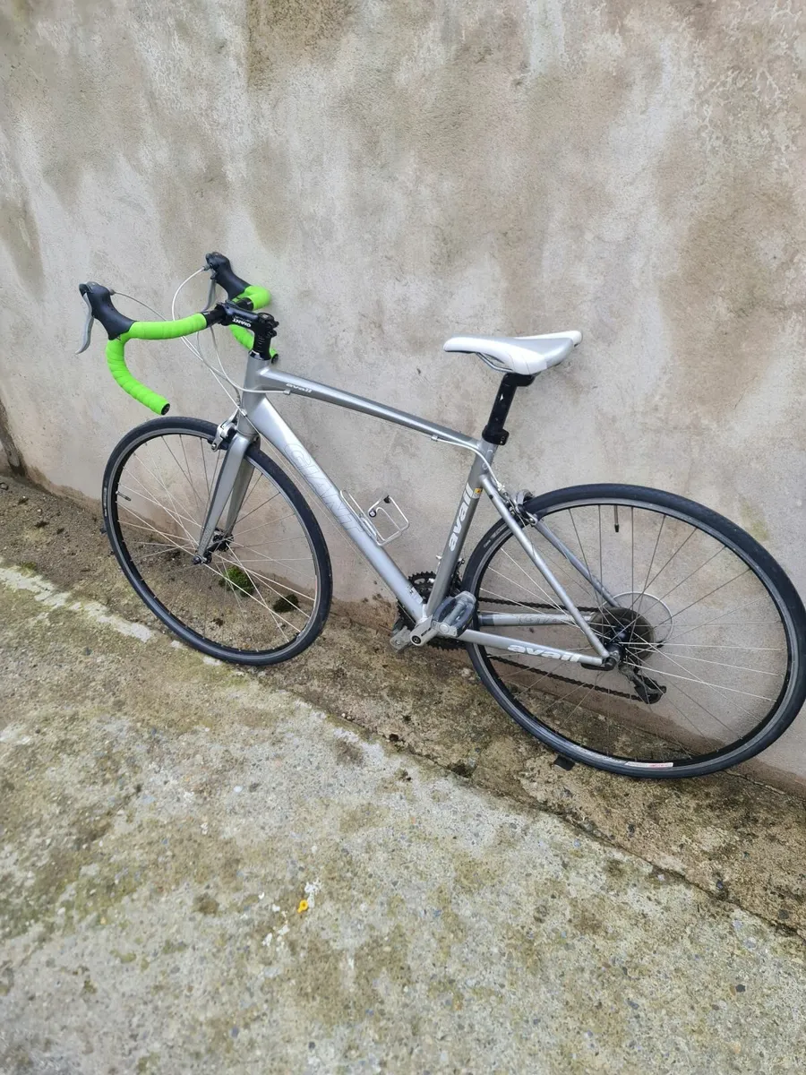 'Giant' (Avail) Road Bicycle - Image 3