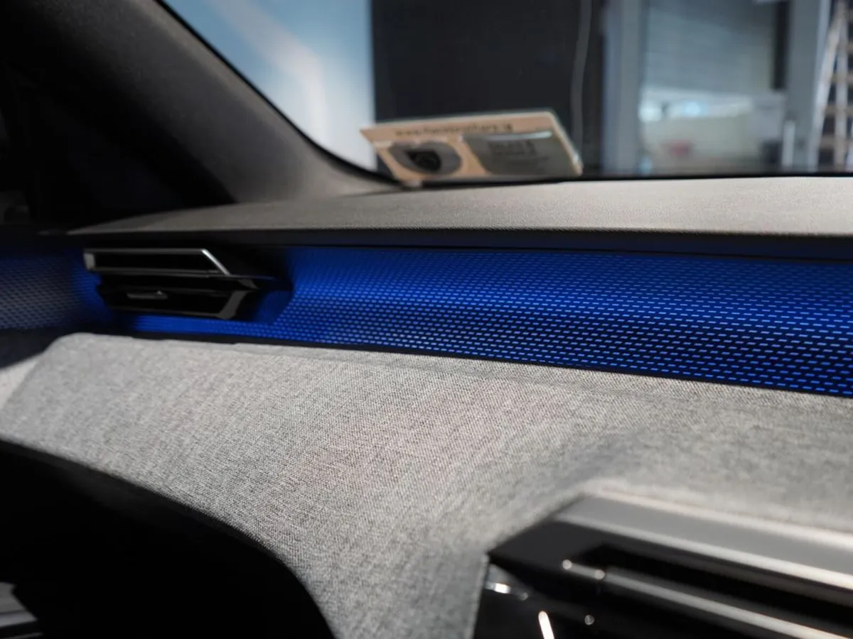 Demo 2025 Peugeot 5008 GT Hybrid 136BHP - Image 2