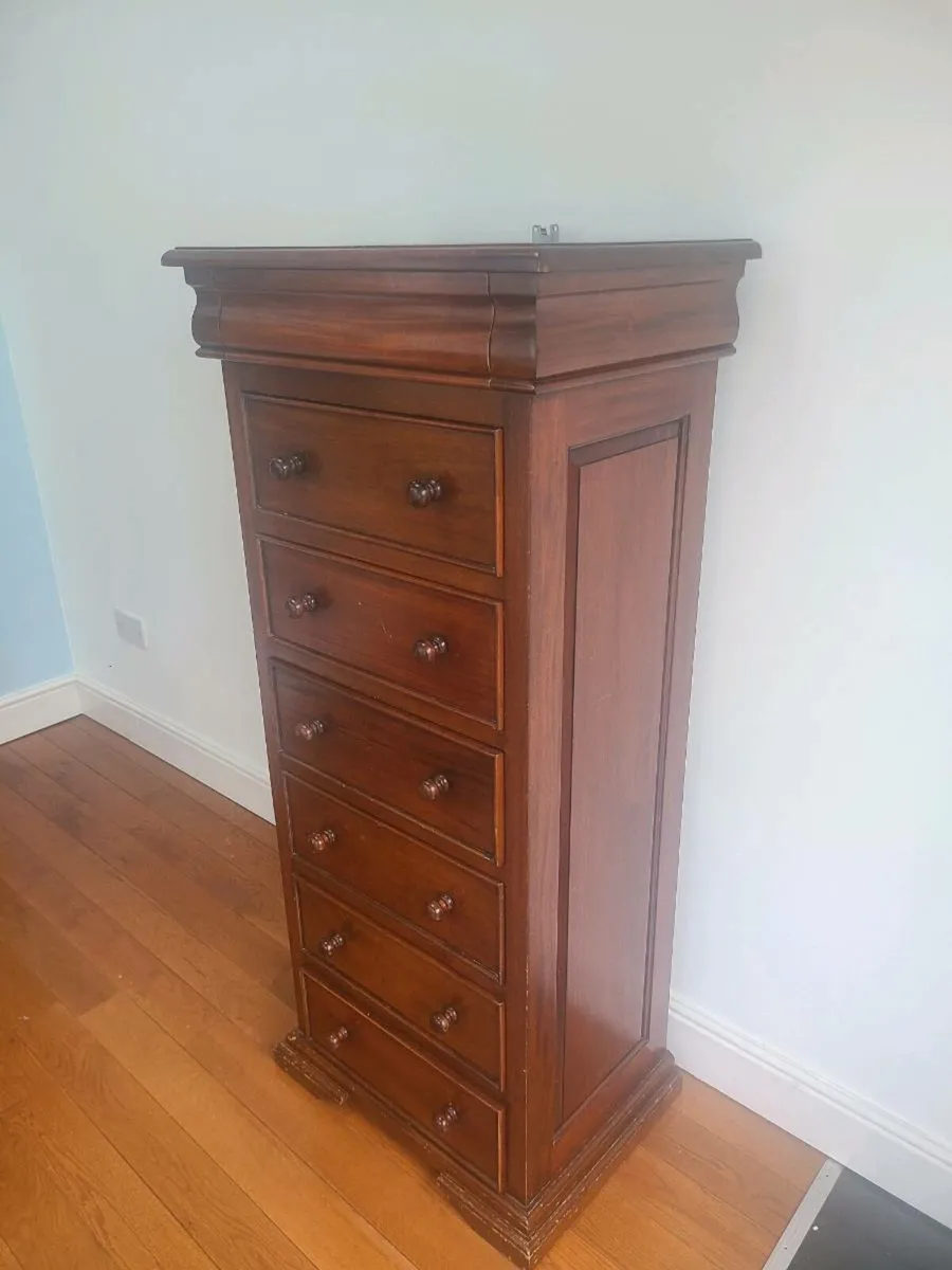 Solid Mahogany tall chest of drawers - Image 1