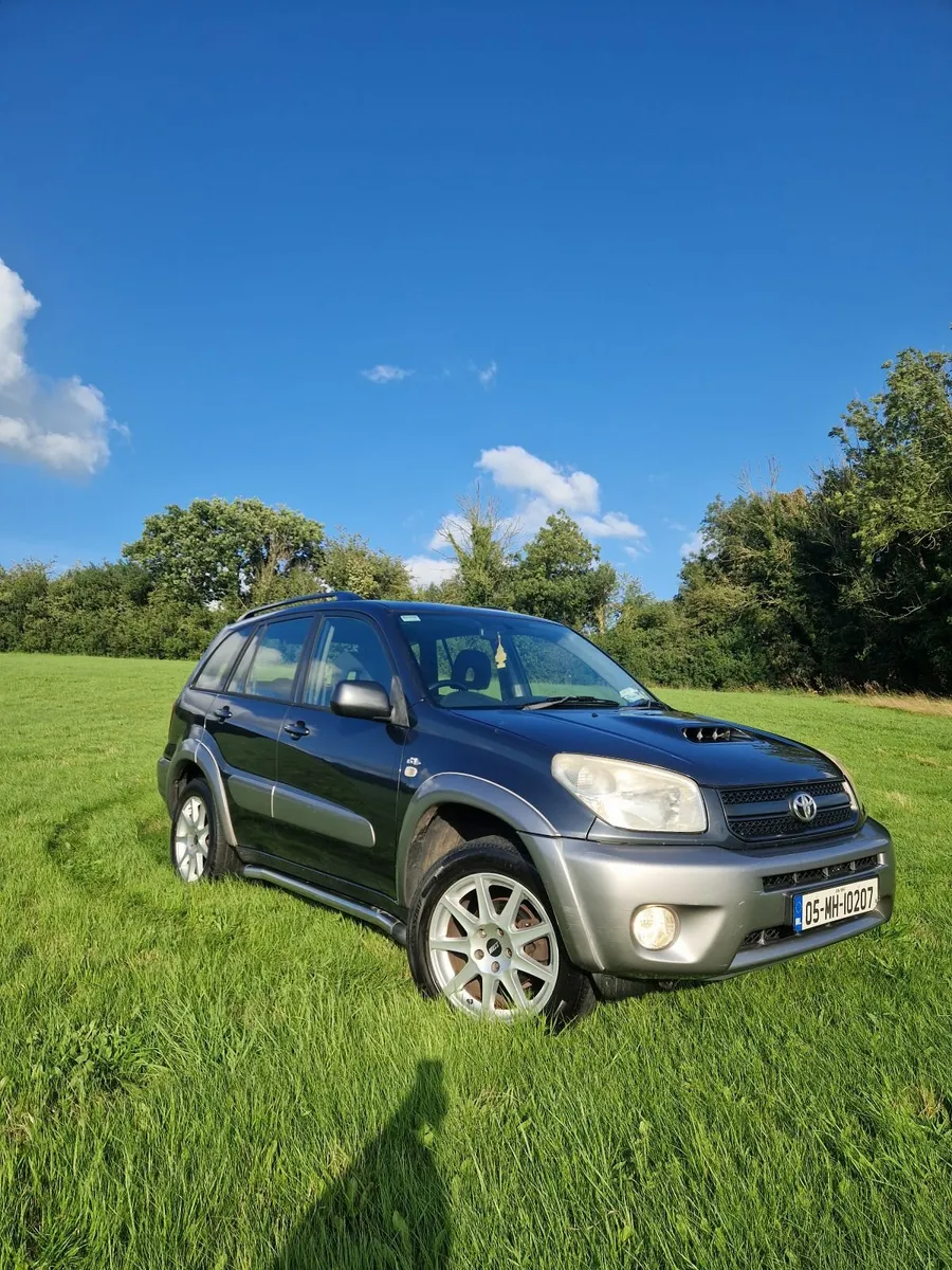 Toyota RAV4 2005 - Image 2