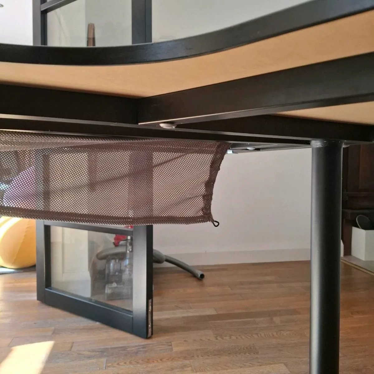 Desk - Image 3