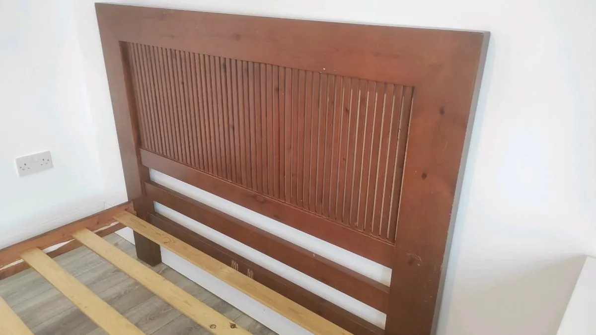 Solid wood double bed frame - Image 4