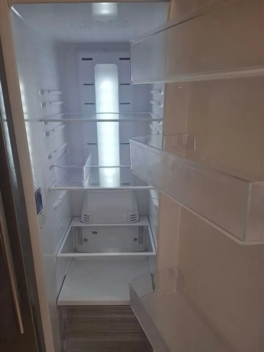Samsung WHIT USA fridge freezer - Image 1
