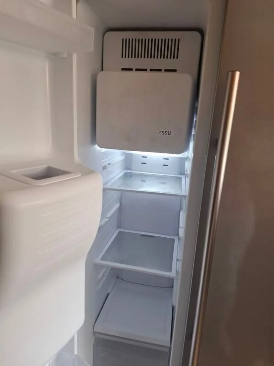 Samsung WHIT USA fridge freezer - Image 2