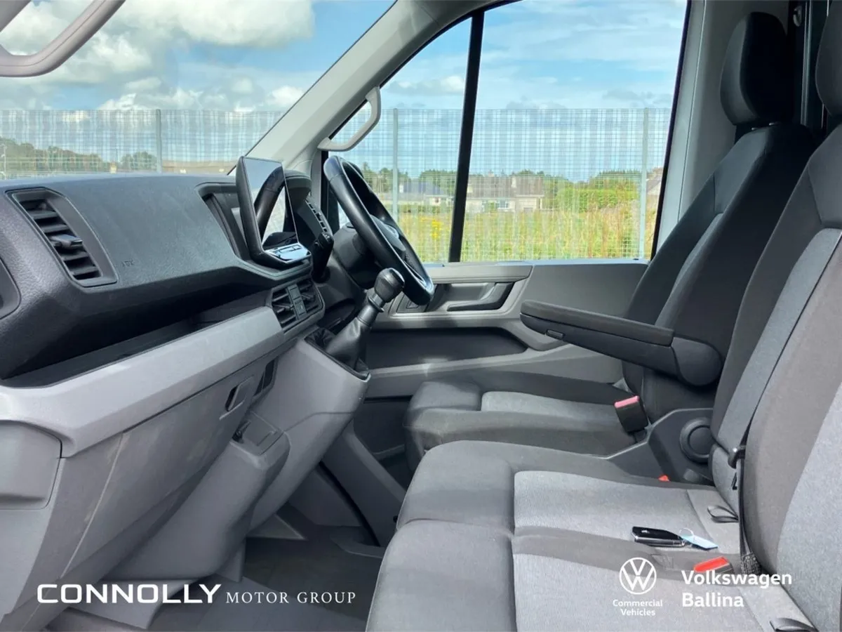 Volkswagen Crafter Crafter H 30 MWB 140BHP M6F - Image 4