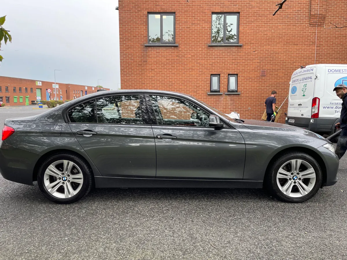 2018 F30 BMW 3-Series 318i - Image 4