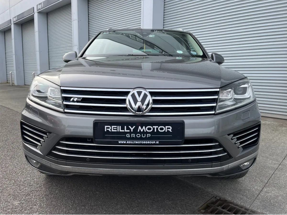 Volkswagen Touareg 3.0 TDI CV 262HP V6 R-LINE 5 SE - Image 2