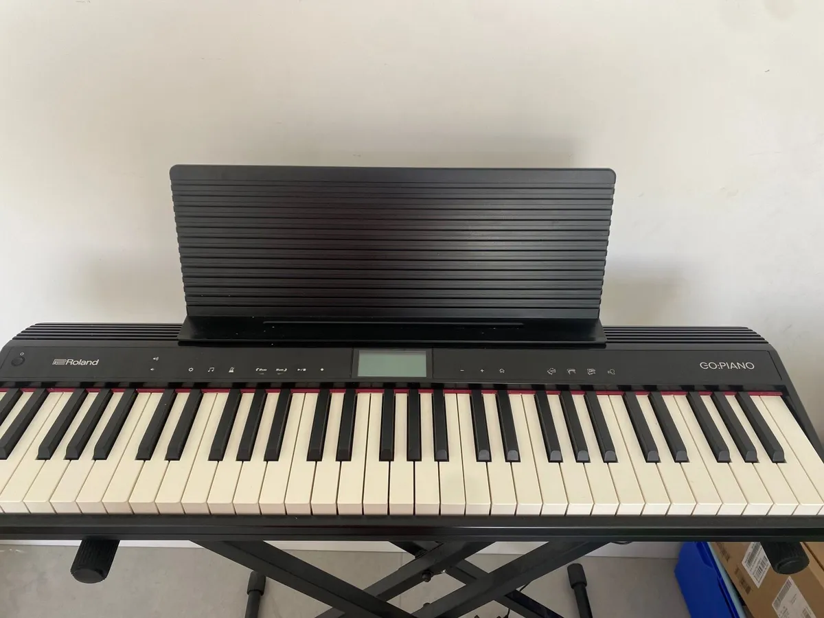 Roland GO.PIANO -GO 61 p  + Stand - Image 1