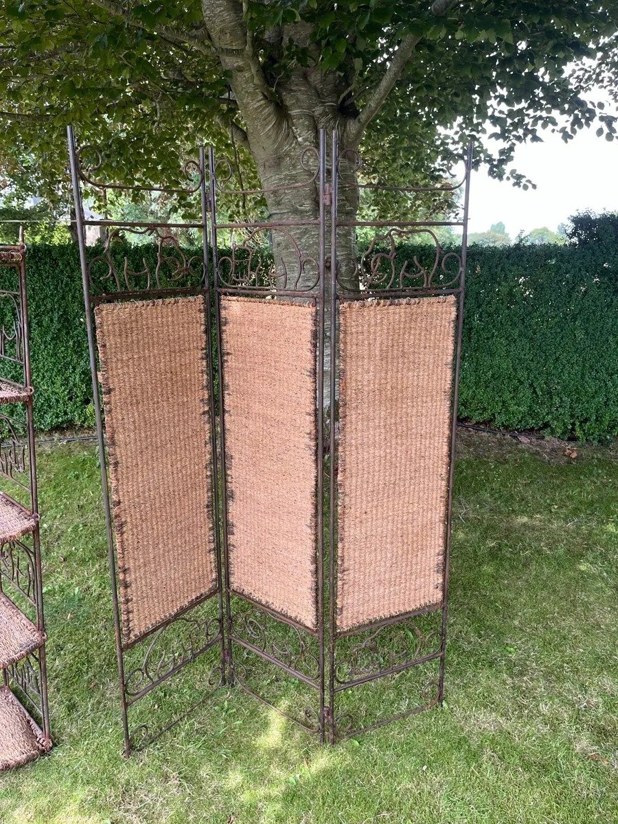 Corner shelf and screen - Image 3