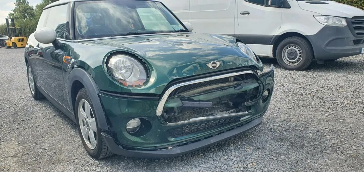 141 MINI COOPER AUTO - Image 1