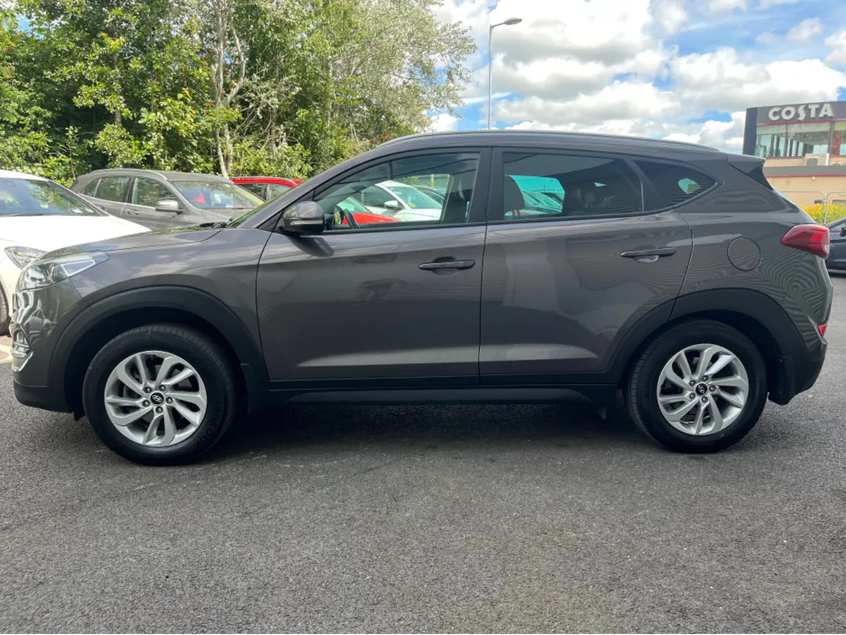 Hyundai Tucson 1.7 DIESEL EXECUTIVE - Image 4