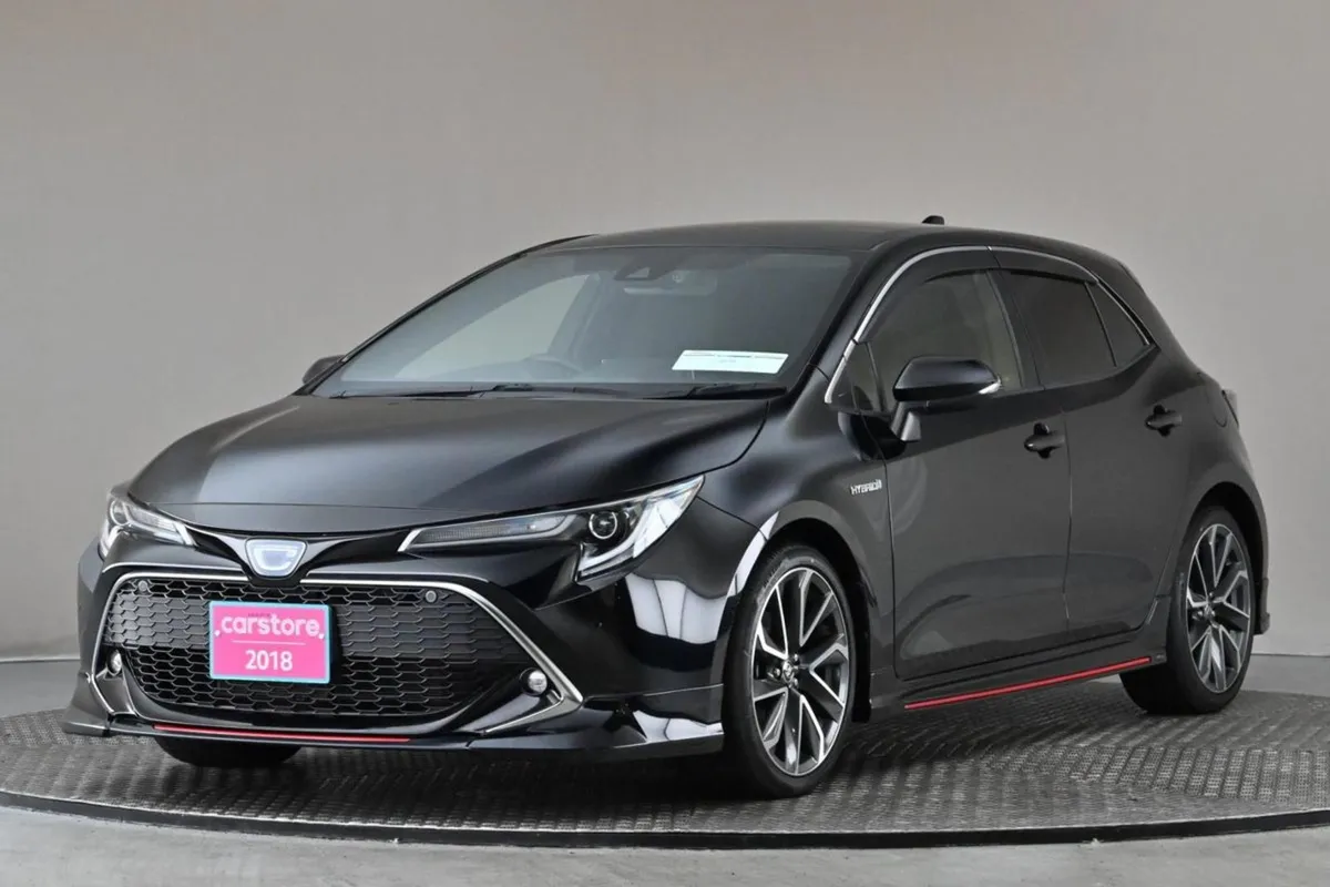 Toyota Corolla 1.8 Hybrid Sport 5DR  10  Android - Image 3