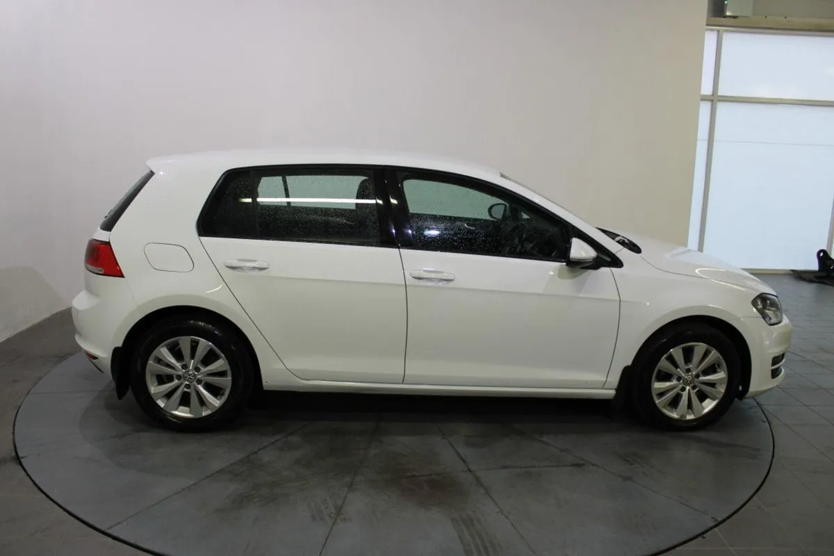 Volkswagen Golf 1.6 TDI 5DR 110HP Comfortline - Image 3