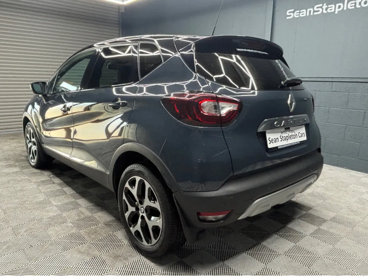 Renault Captur SIGNATURE X NAV DCI 90 4DR - Image 3