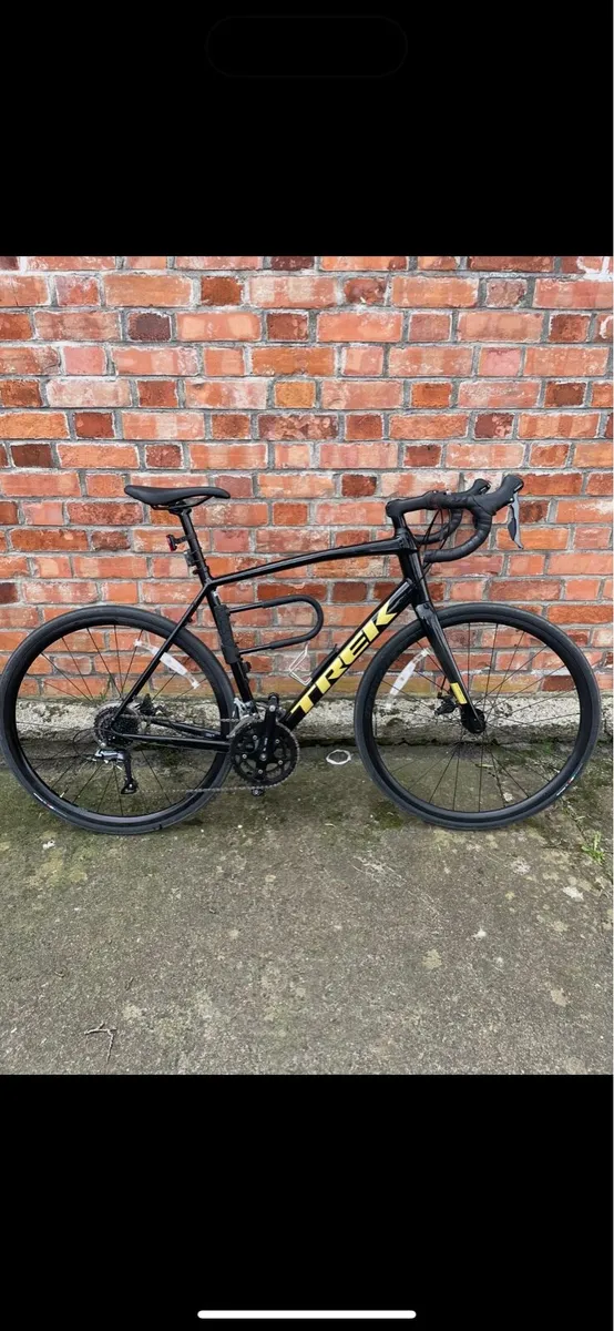Trek Domane AL 2 race road bike - Image 1