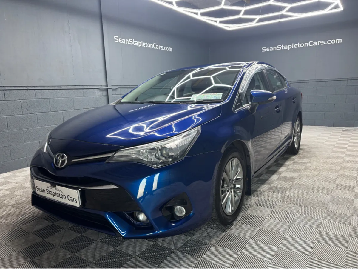 Toyota Avensis 2.0 D LUNA 4DR - Image 1