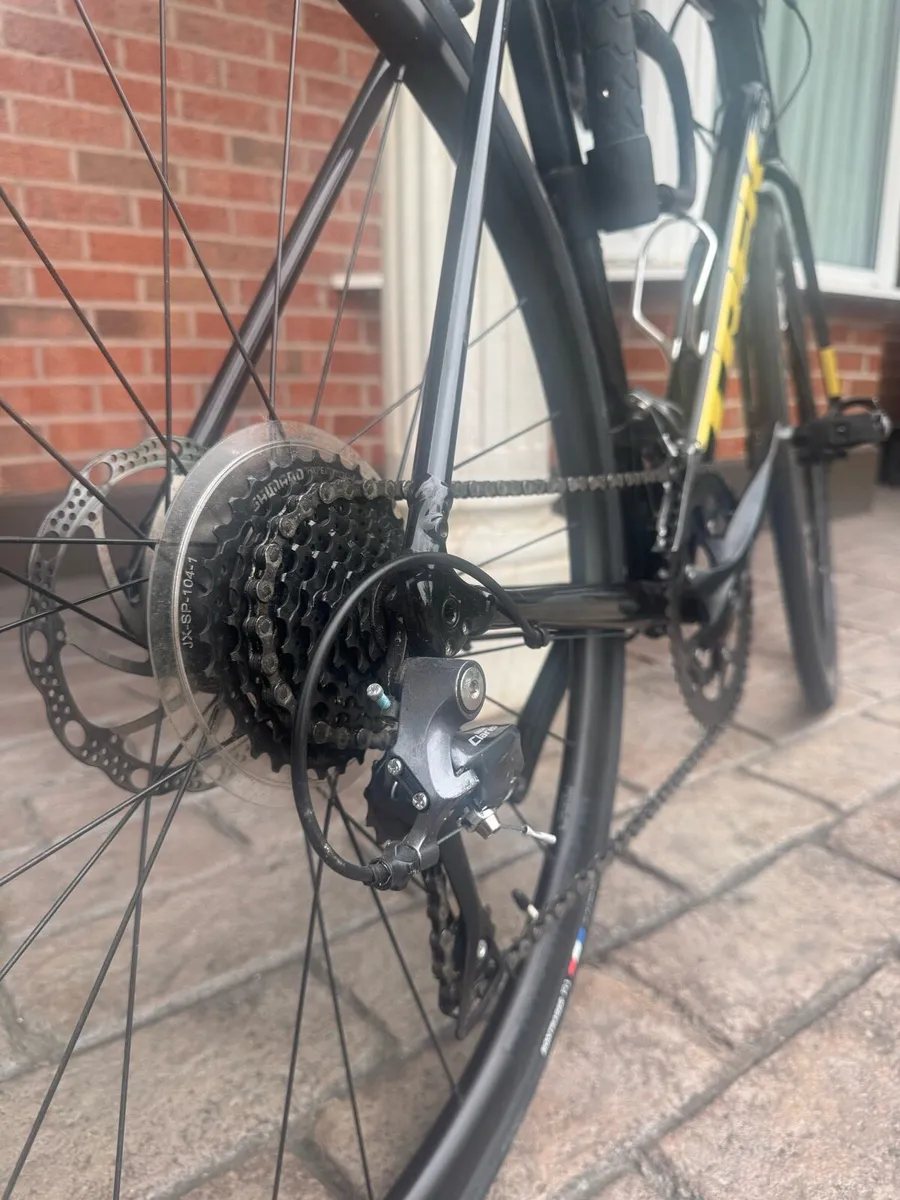 Trek Domane AL 2 race road bike - Image 4