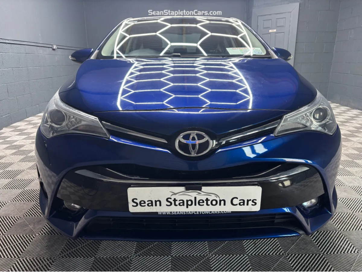 Toyota Avensis 2.0 D LUNA 4DR - Image 4