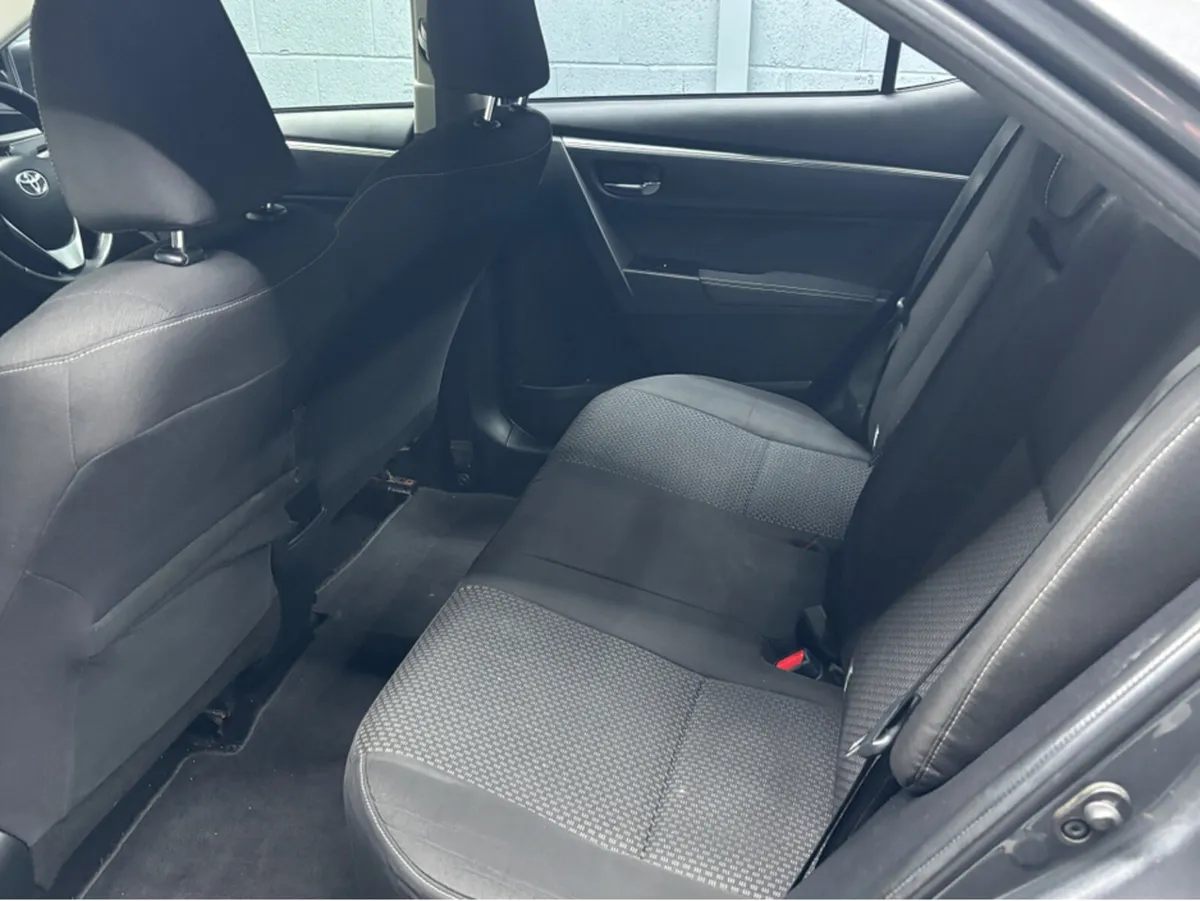 Toyota Corolla 1.4 D-4D LUNA 4DR - Image 3