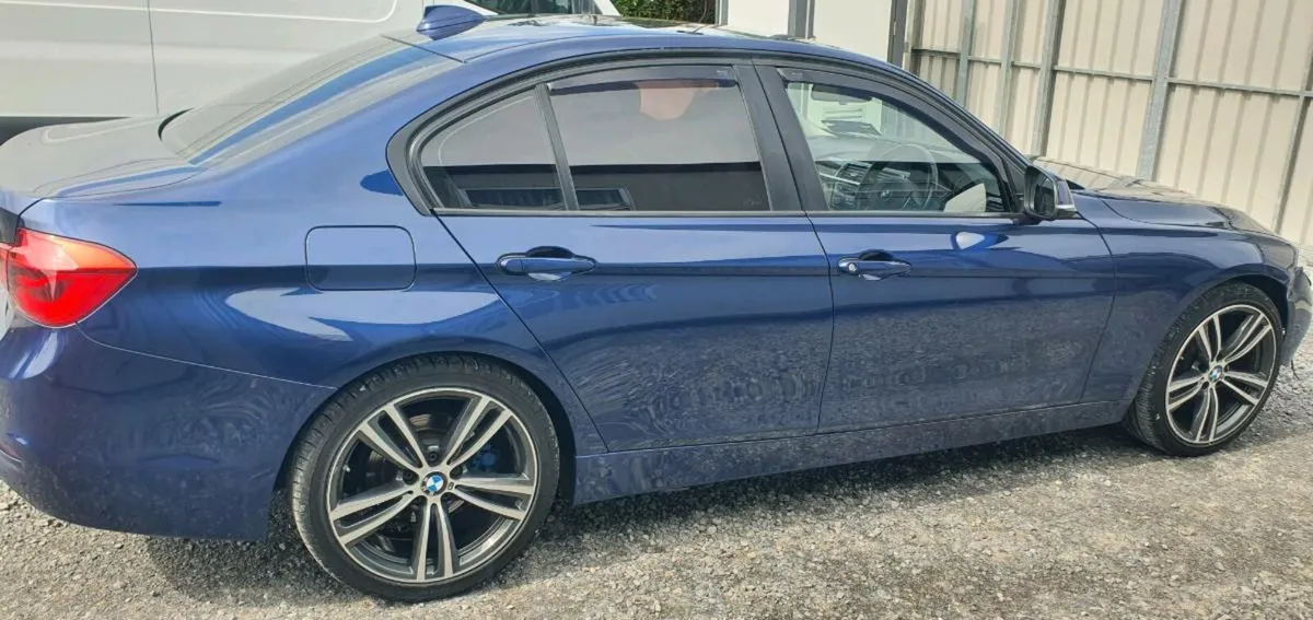 171 BMW 320D AUTO - Image 4