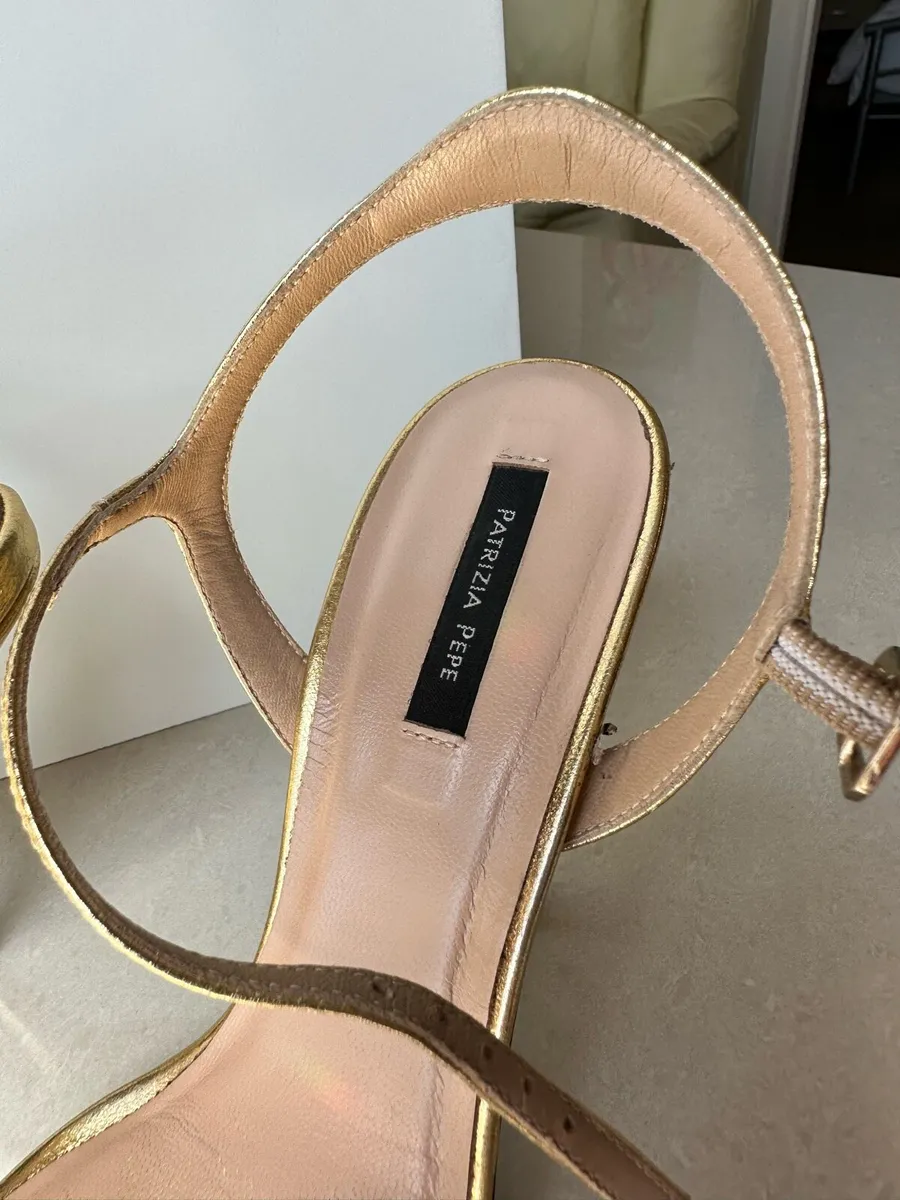 Gold leather shoes - Image 3