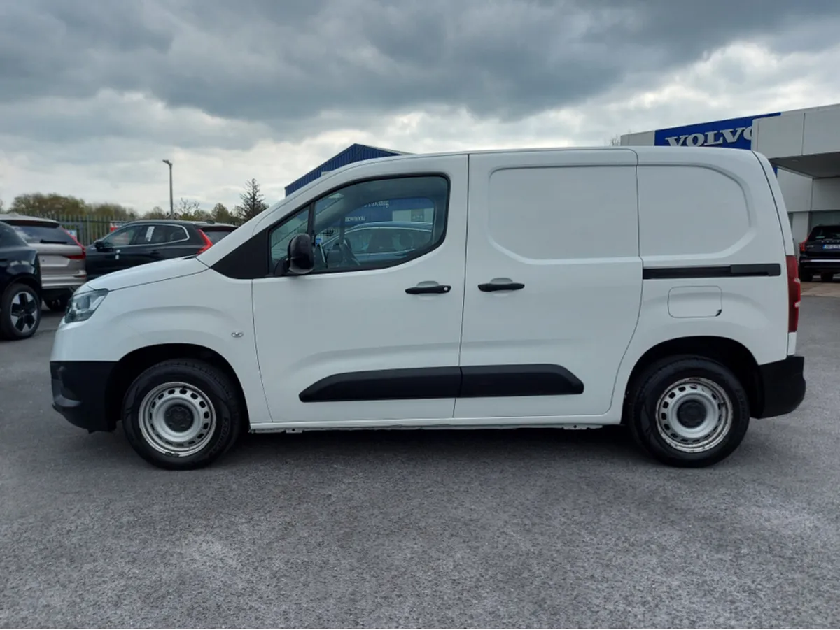 Toyota Proace 1.5 D GX SWB 6 650KG 3DR - Image 2
