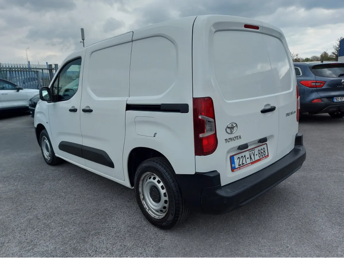 Toyota Proace 1.5 D GX SWB 6 650KG 3DR - Image 3