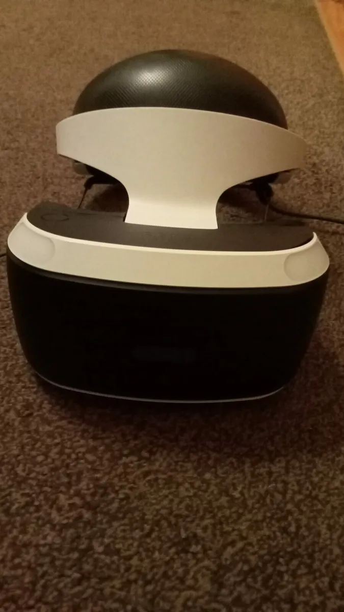 PS4 Games & VR Headset - Image 1