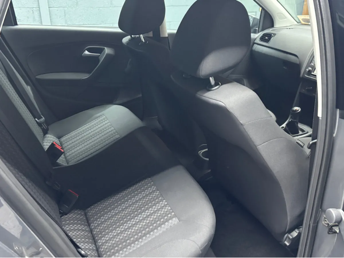 Volkswagen Polo TRENDLINE 1.0 60HP MANUAL 5SPEED 5 - Image 4