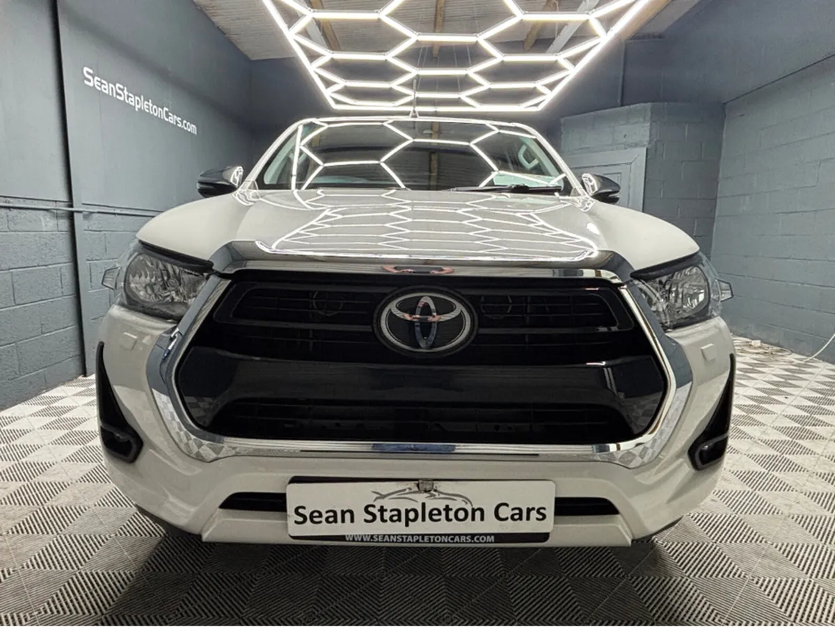 Toyota Hilux 2.4D4D ICON 148BHP D/C 4 - Image 2