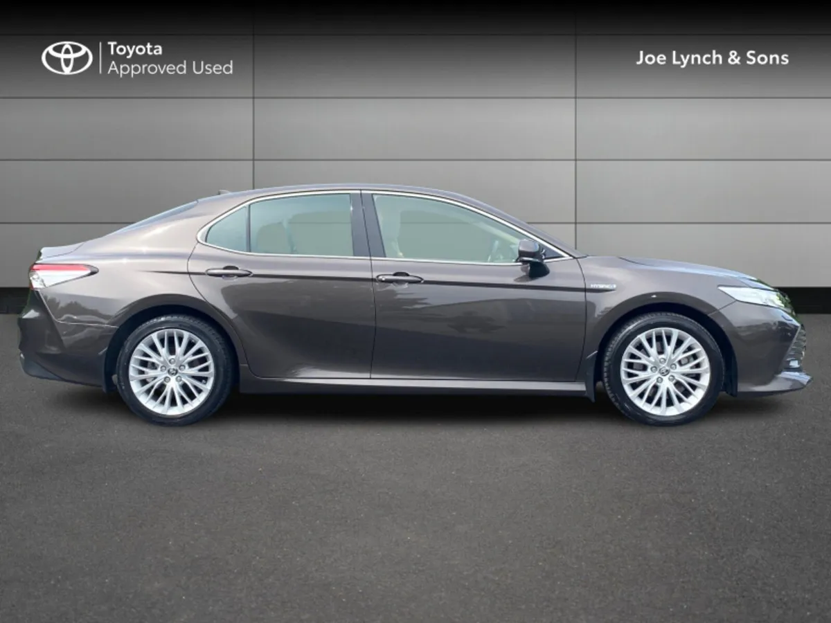 Toyota Camry Platinum - Image 3