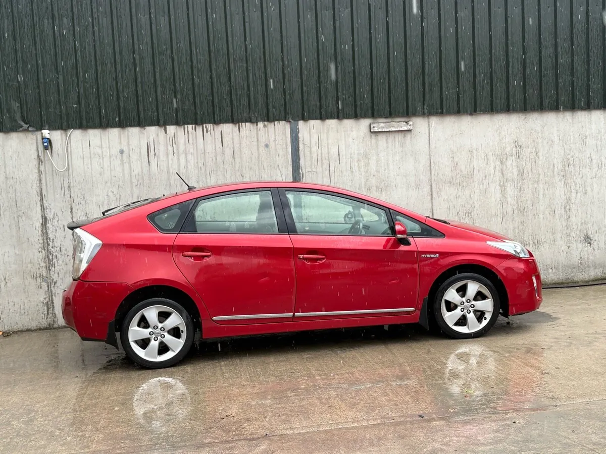 2010 Toyota Prius for part - Image 2