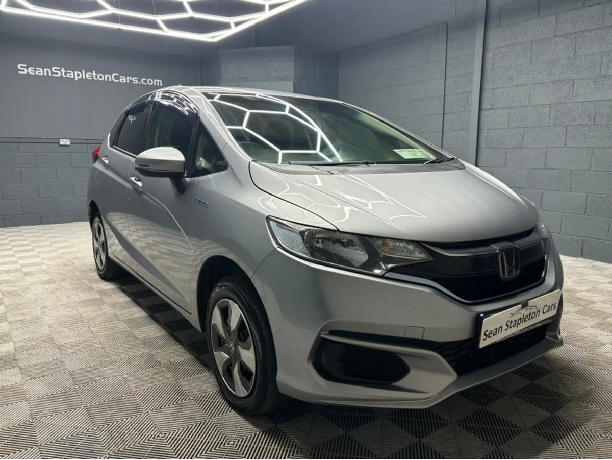 Honda Fit DAA-GP6 HYBRID 5DR AUTO - Image 4