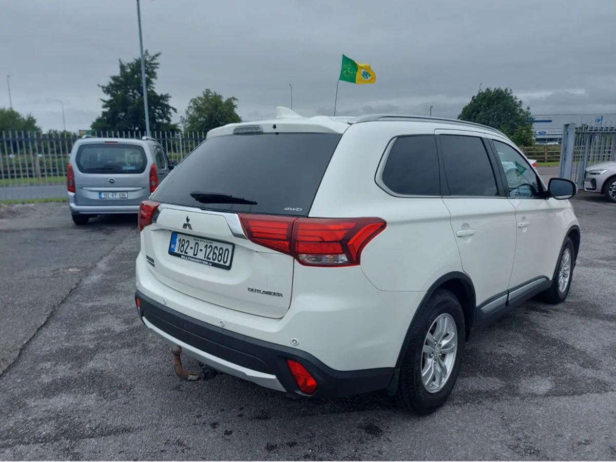 Mitsubishi Outlander OUTL 4WD 6MT N1 17MY 4DR - Image 2