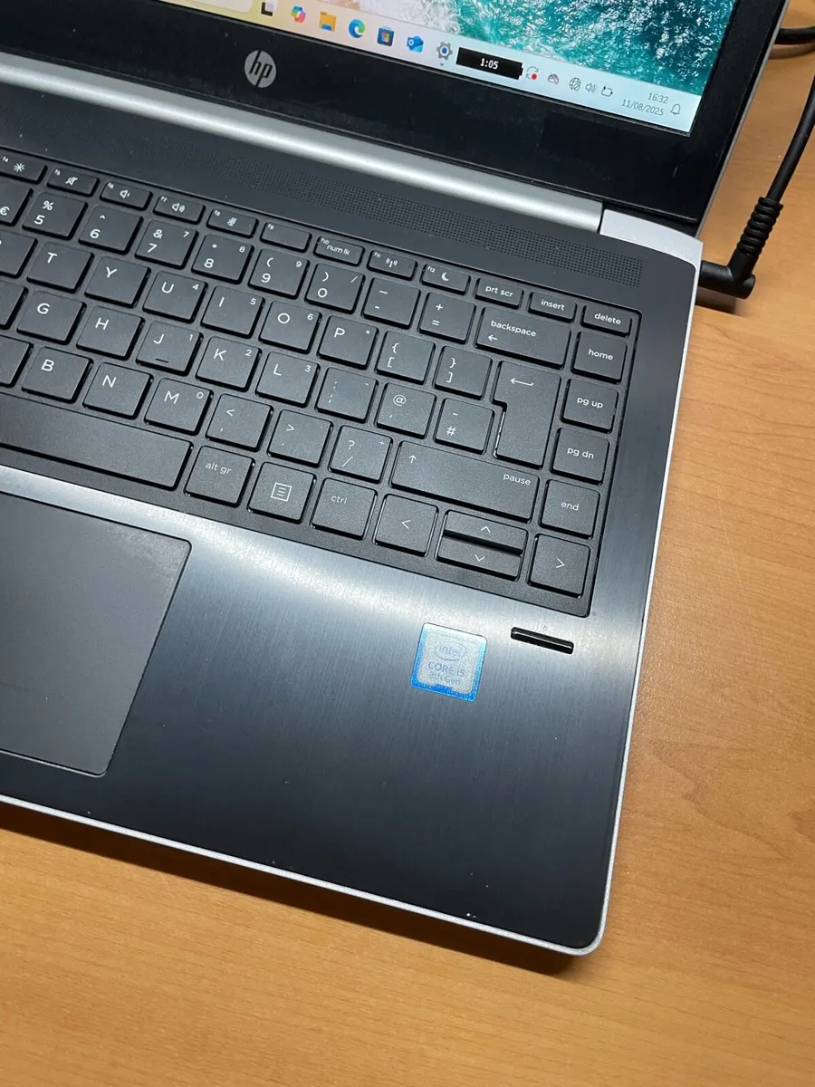 Hp laptop i5 16-256 win 11 pro - Image 2