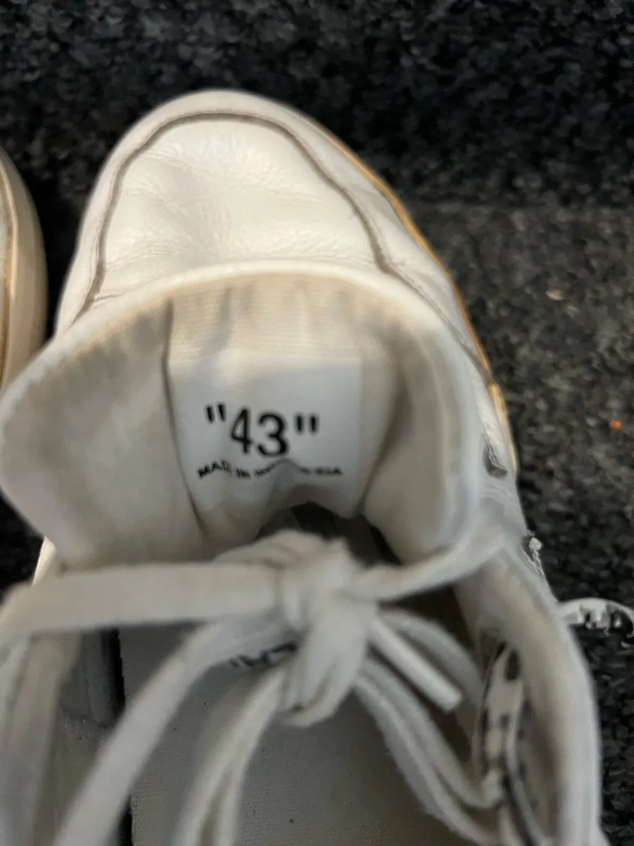 OFF WHITE RUNNERS - Image 4