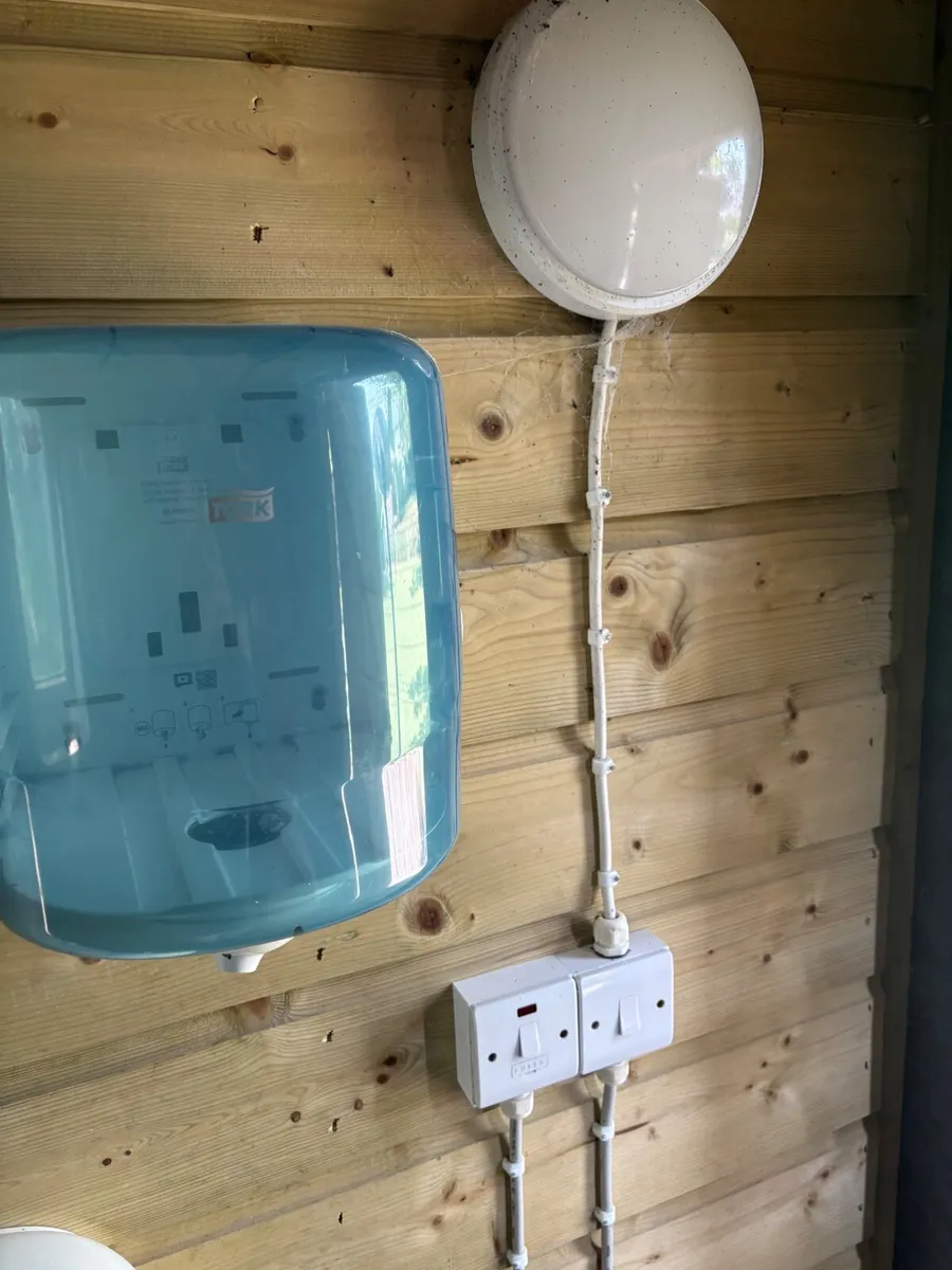 Eco toilet in Wooden shed - Image 2
