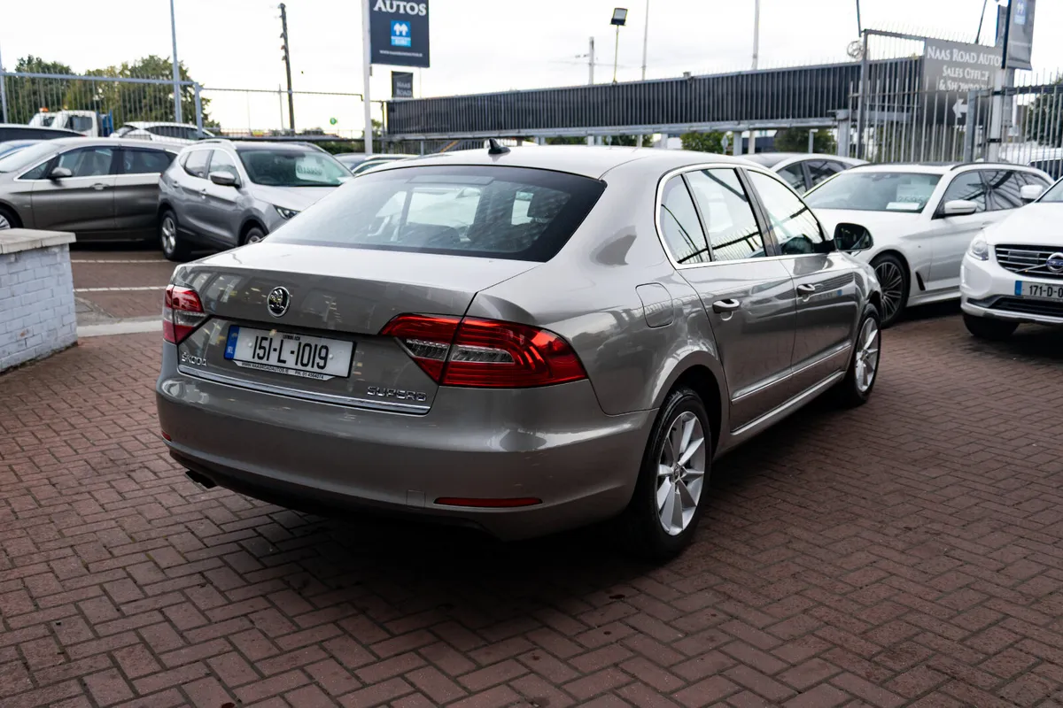 Skoda Superb 2015 - Image 3