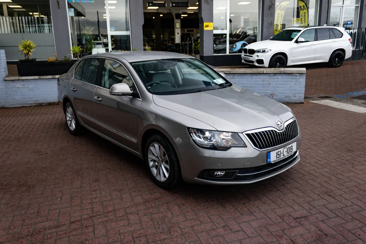 Skoda Superb 2015 - Image 1