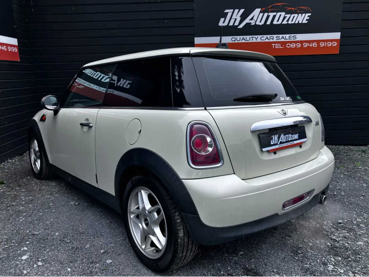 Mini One COOPER 1.6 HATCH AUTO 3DR - Image 4