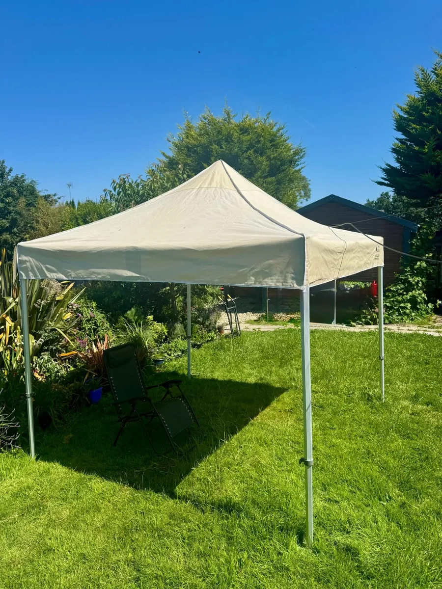 3x3m pop up gazebo ALU50Hex - Image 2